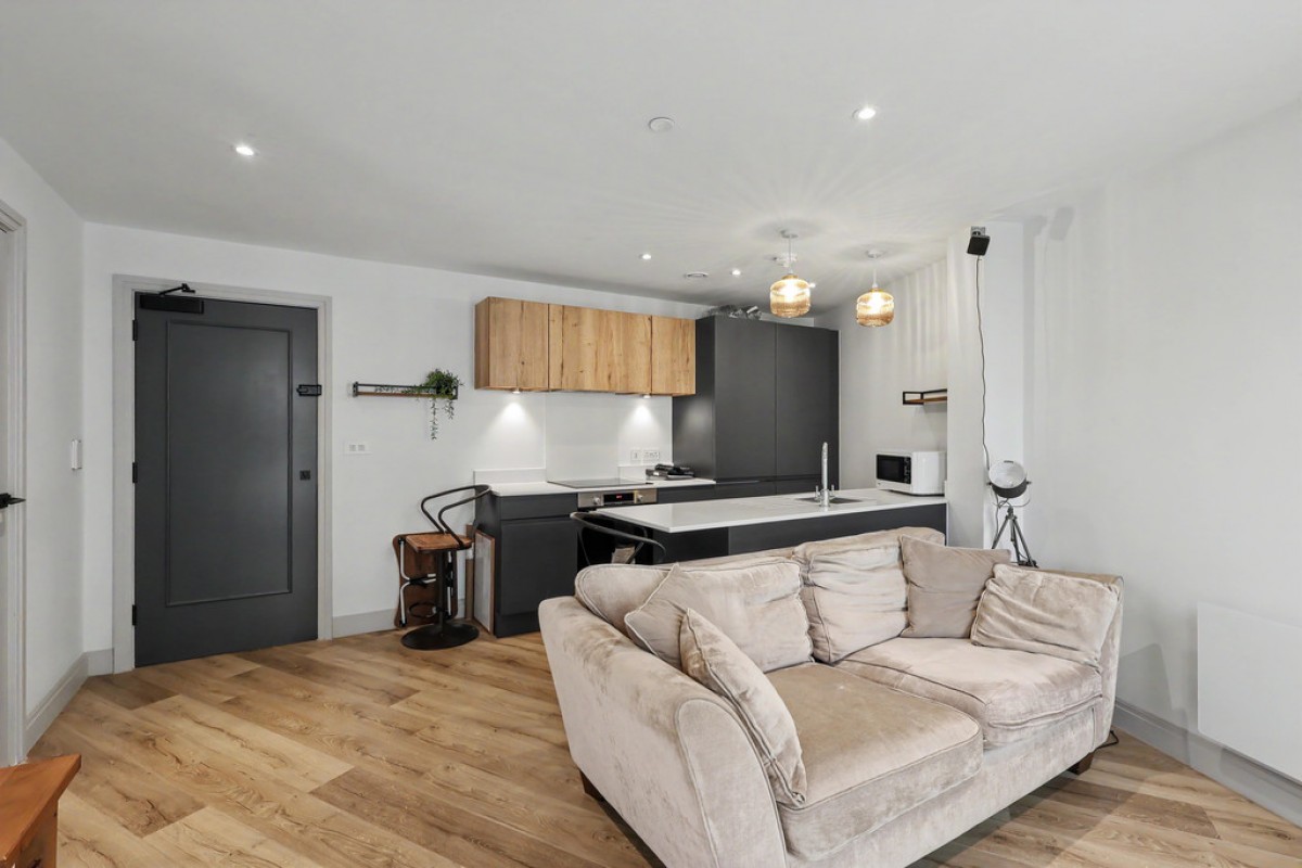 The Cosmopolitan, Lower Parkstone