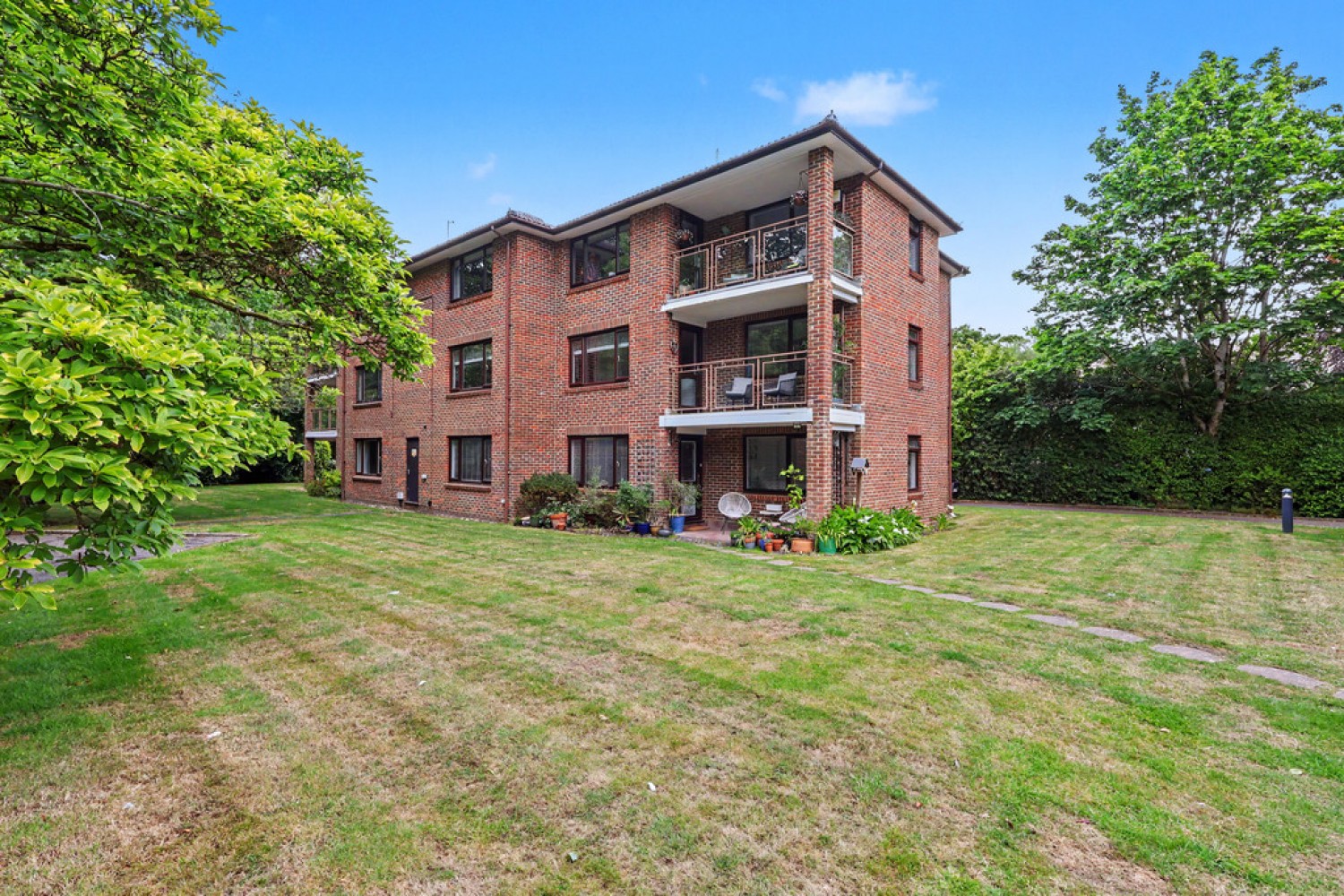 2 bedroom Flat for Letting Poole, Dorset