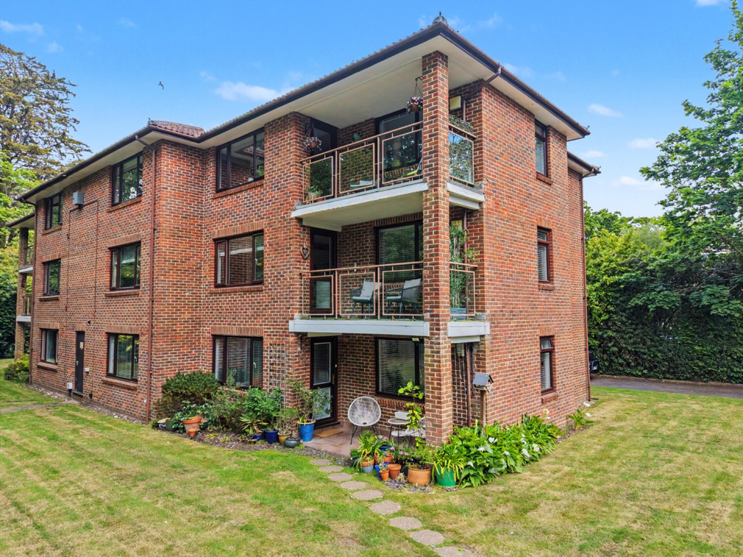2 bedroom Flat for Letting Poole, Dorset
