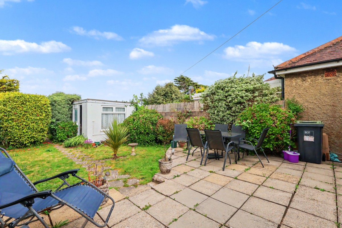 Walliscott Road, Wallisdown