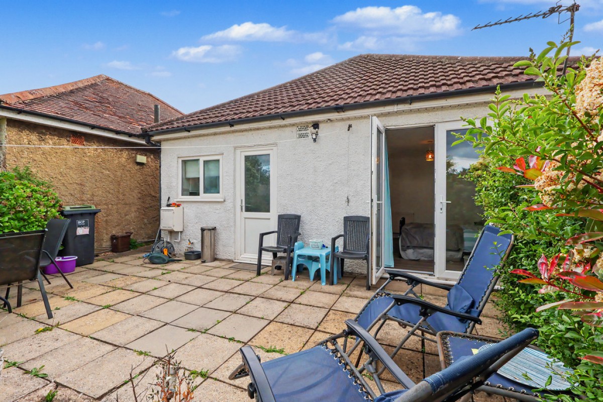 Walliscott Road, Wallisdown
