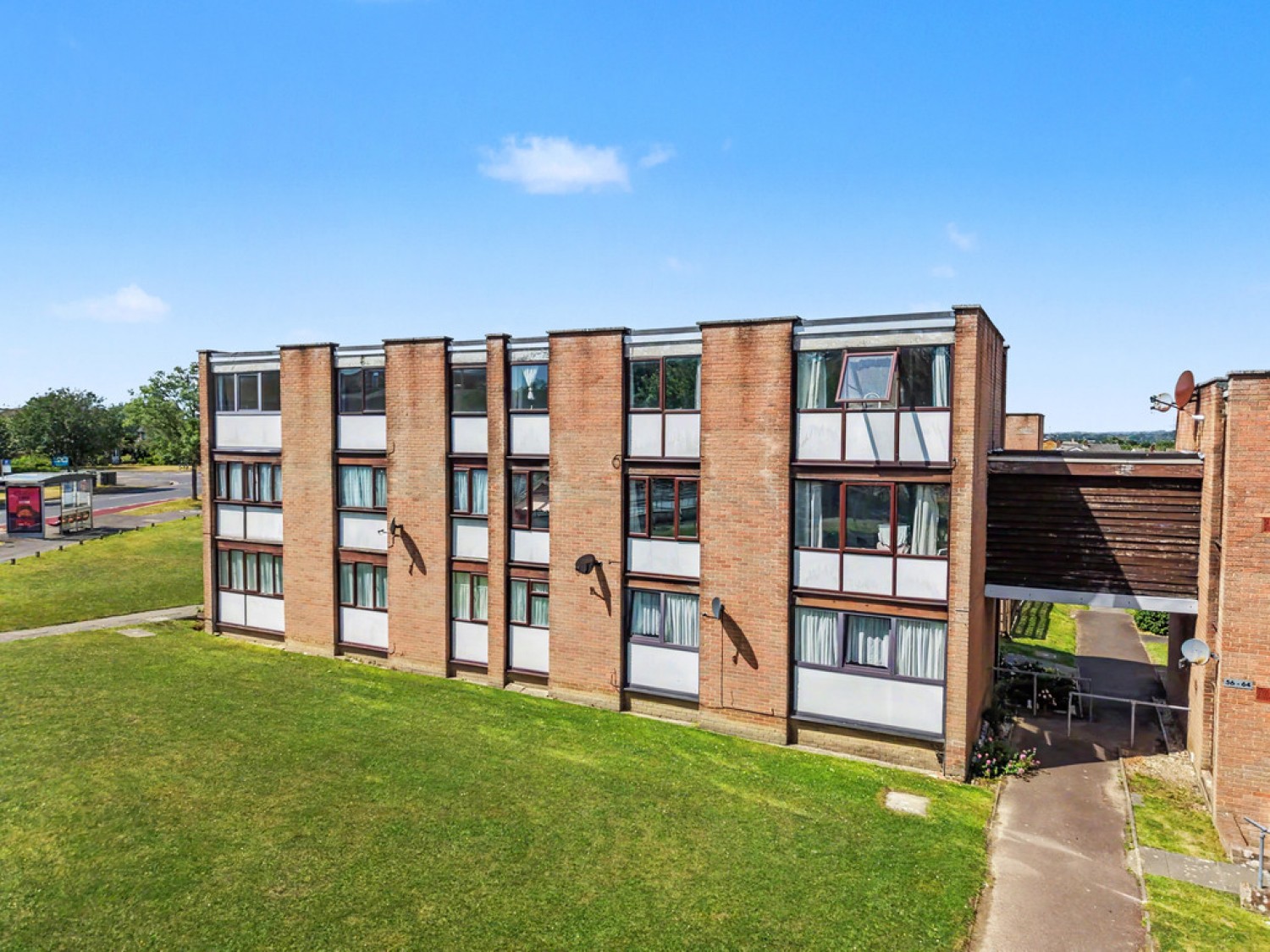 2 bedroom Flat for Sale Dowland Place, Adastral Road