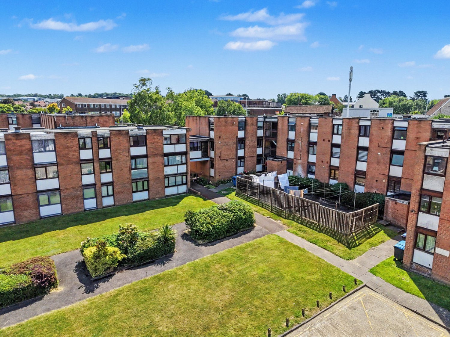 2 bedroom Flat for Sale Dowland Place, Adastral Road