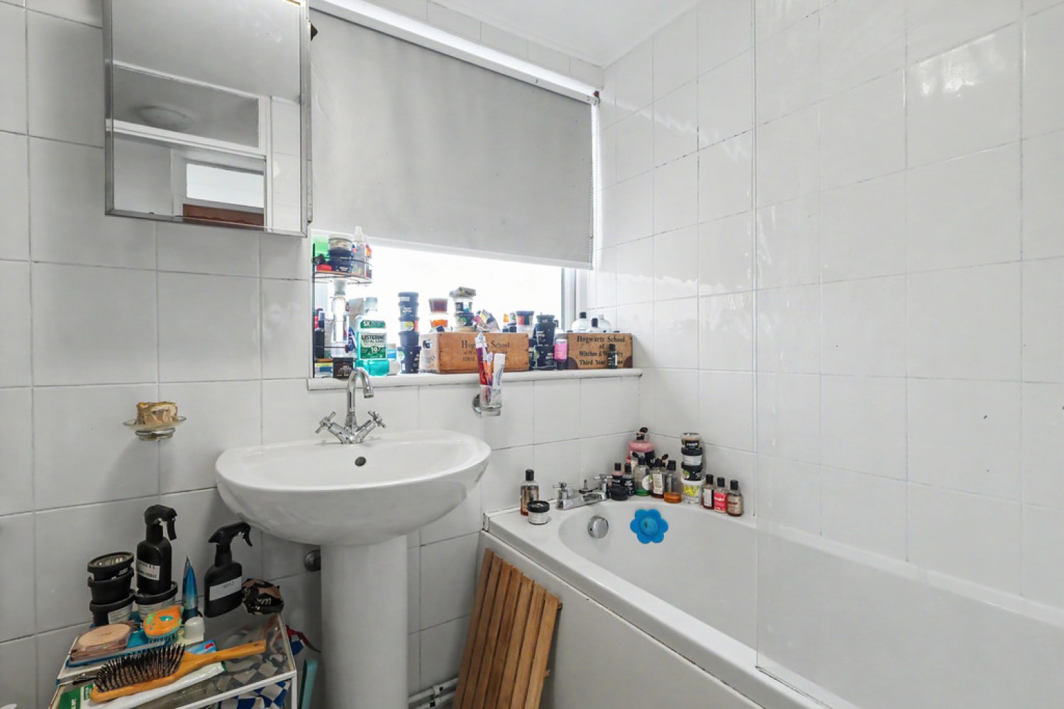 2 bedroom Flat for Sale Dowland Place, Adastral Road
