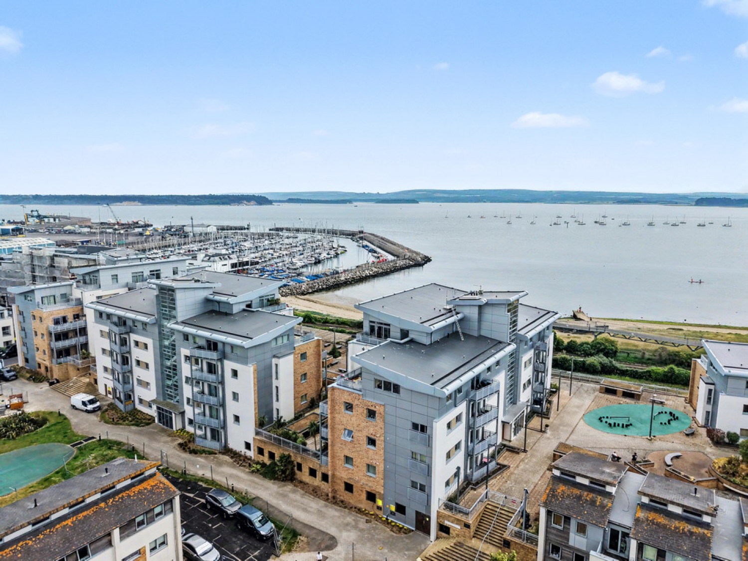 2 bedroom Flat for Sale Pelican House, Harbour Reach