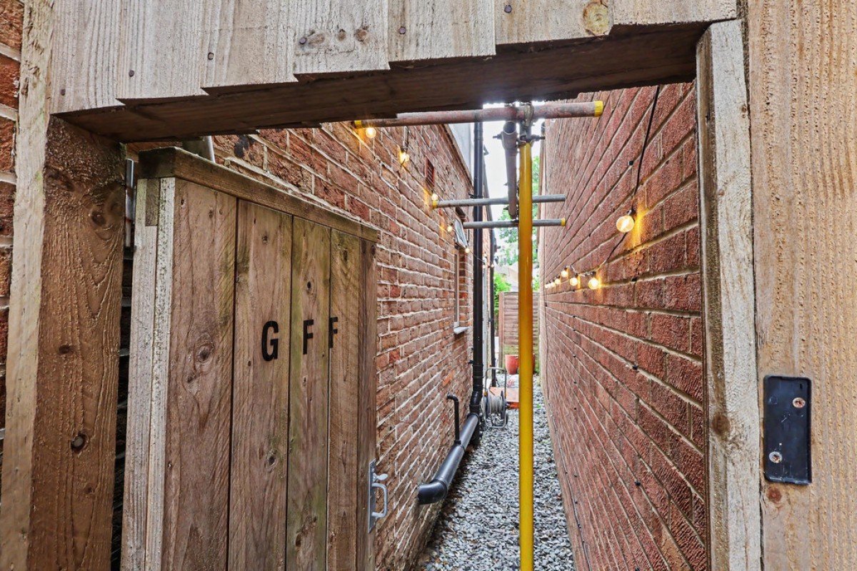 1 Guest Avenue