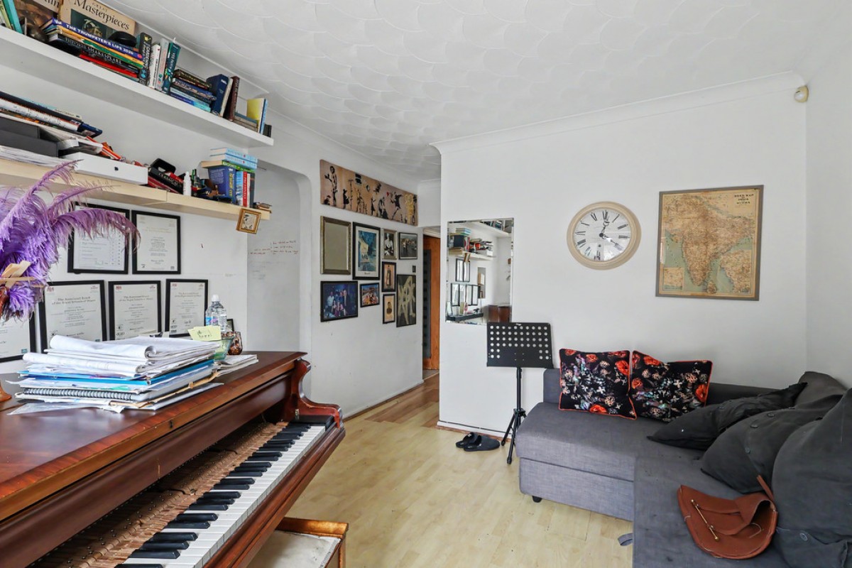 1 Guest Avenue