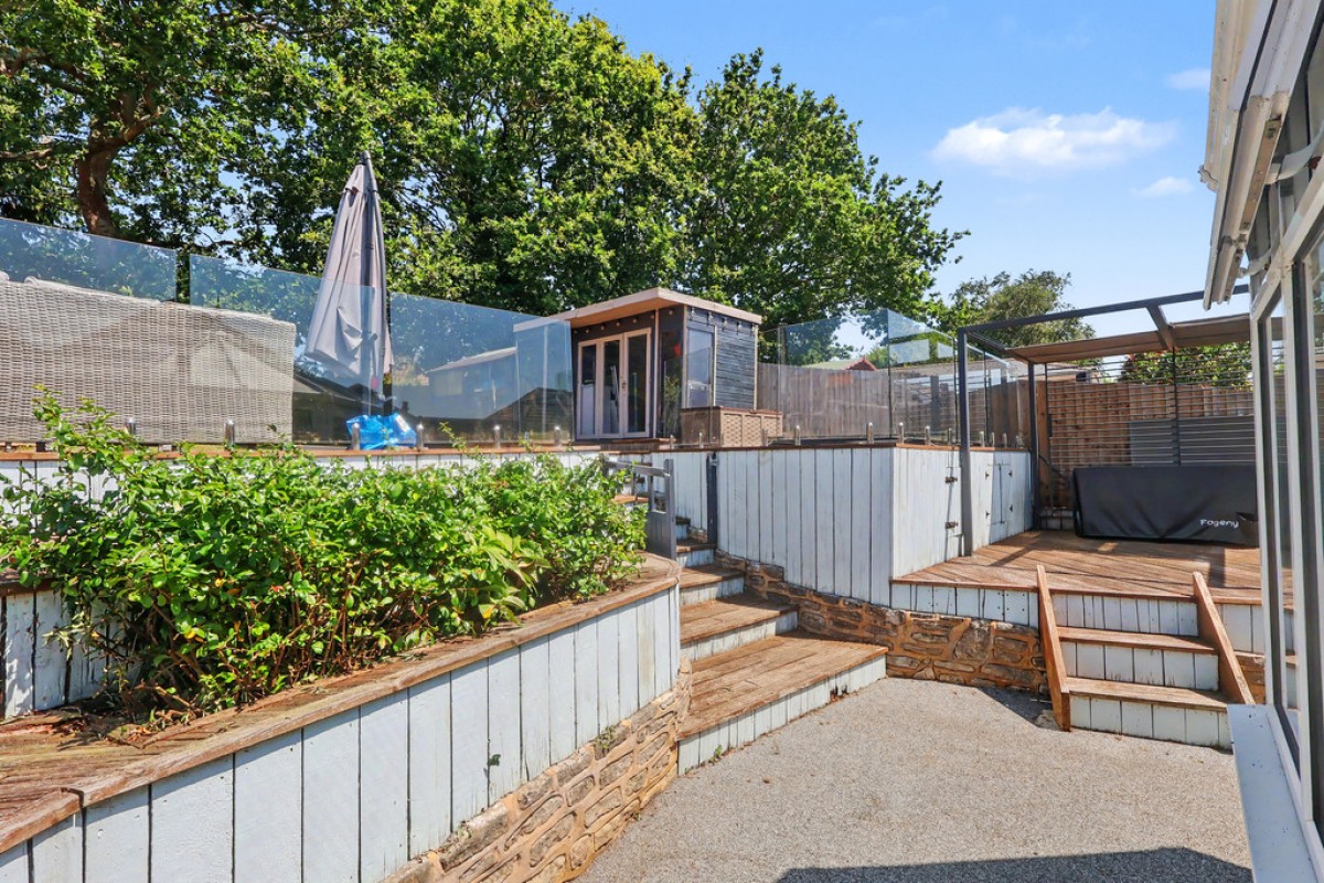 Evering Avenue, Alderney
