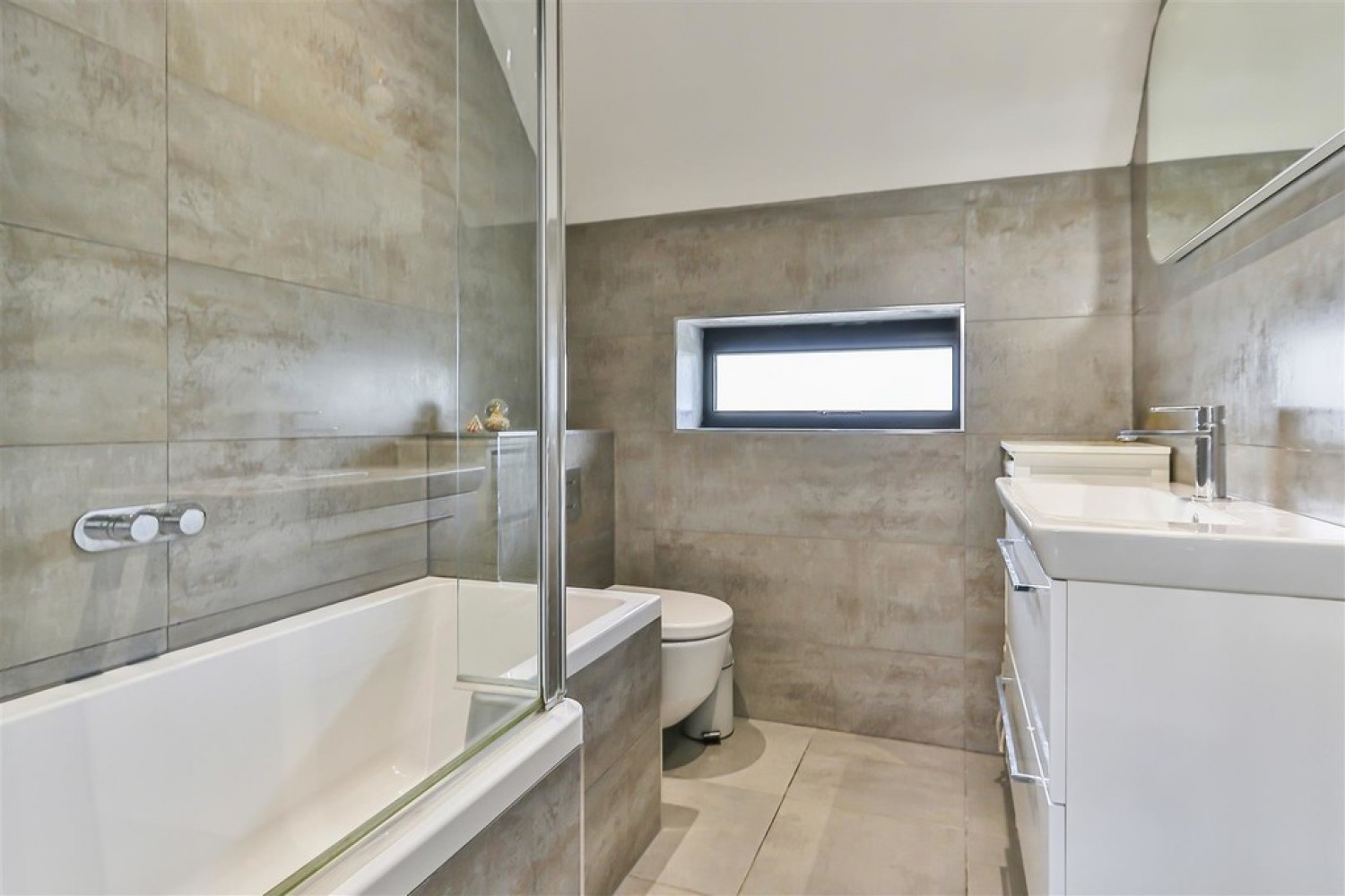3 bedroom House for Sale Western Road, Branksome Park