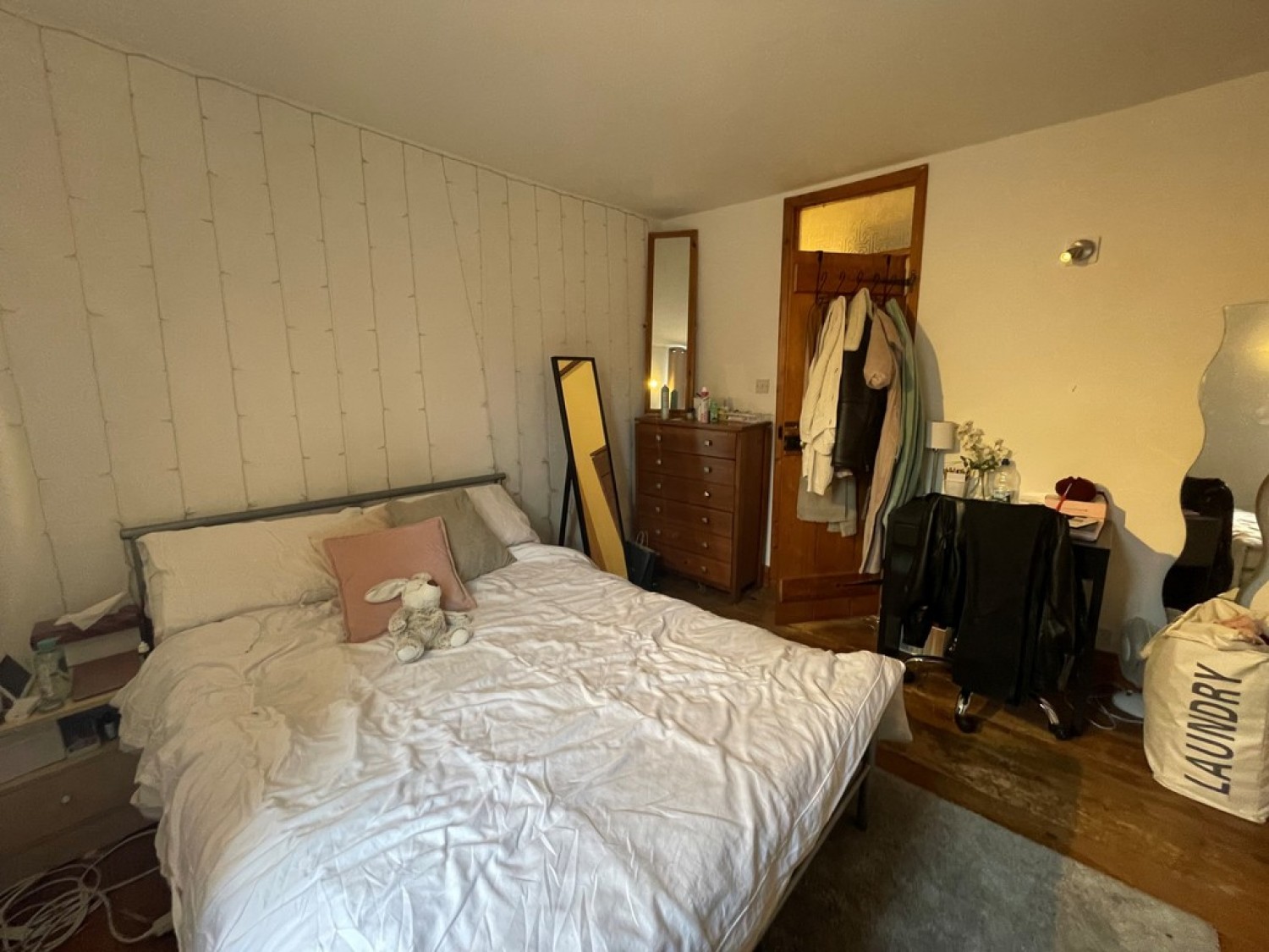 3 bedroom House in Cross Street, Canterbury