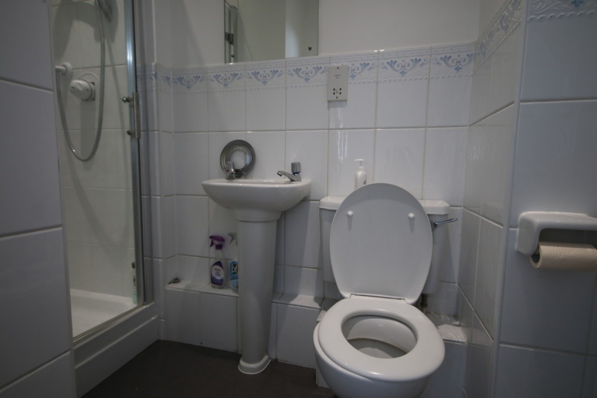 Station Road West, Canterbury