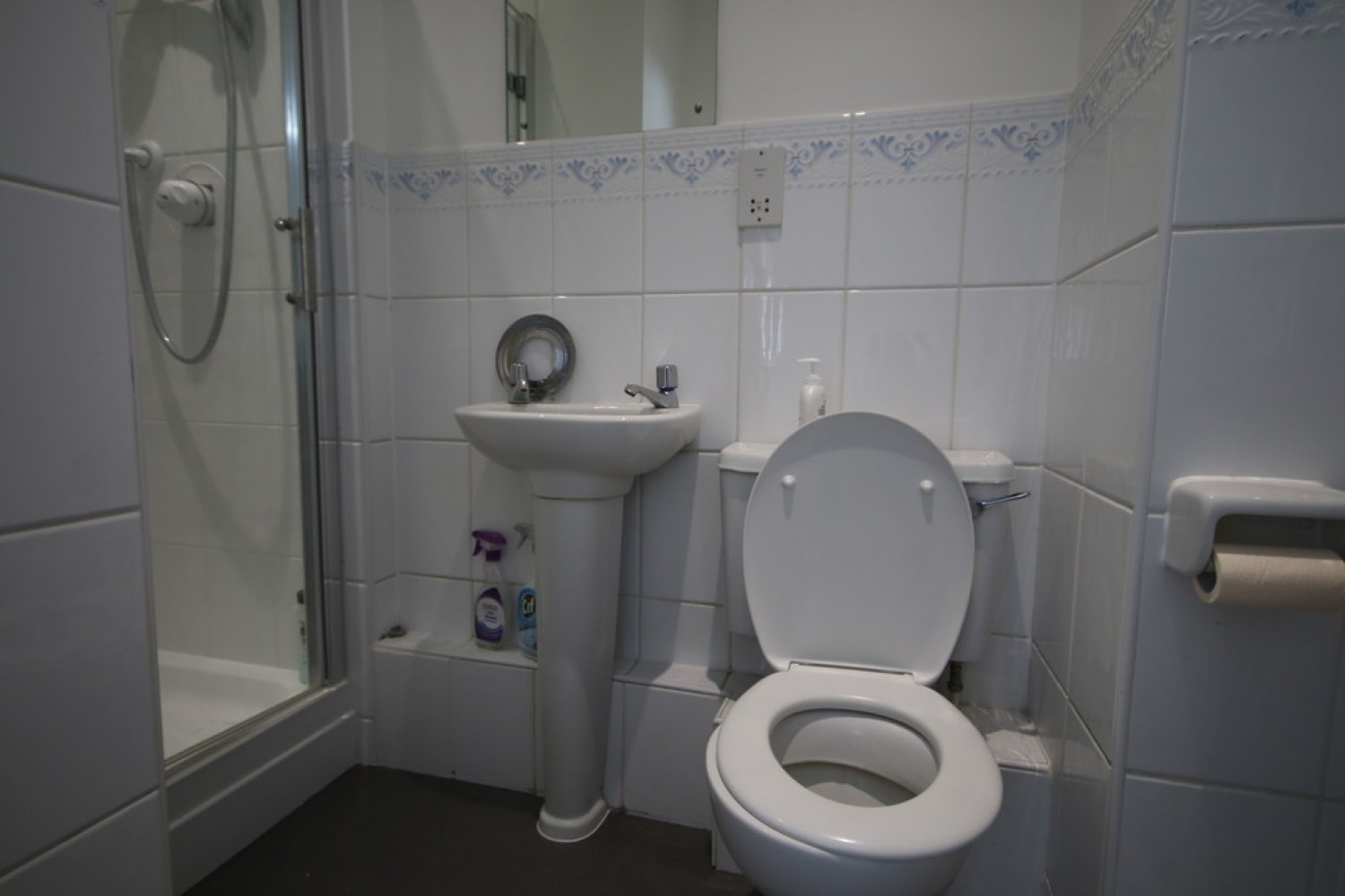 3 bedroom House in Station Road West, Canterbury