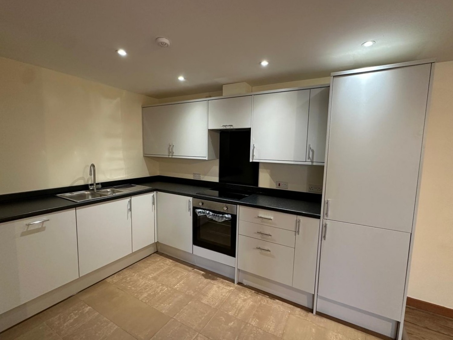 2 bedroom Flat in Ripple Court, Canterbury
