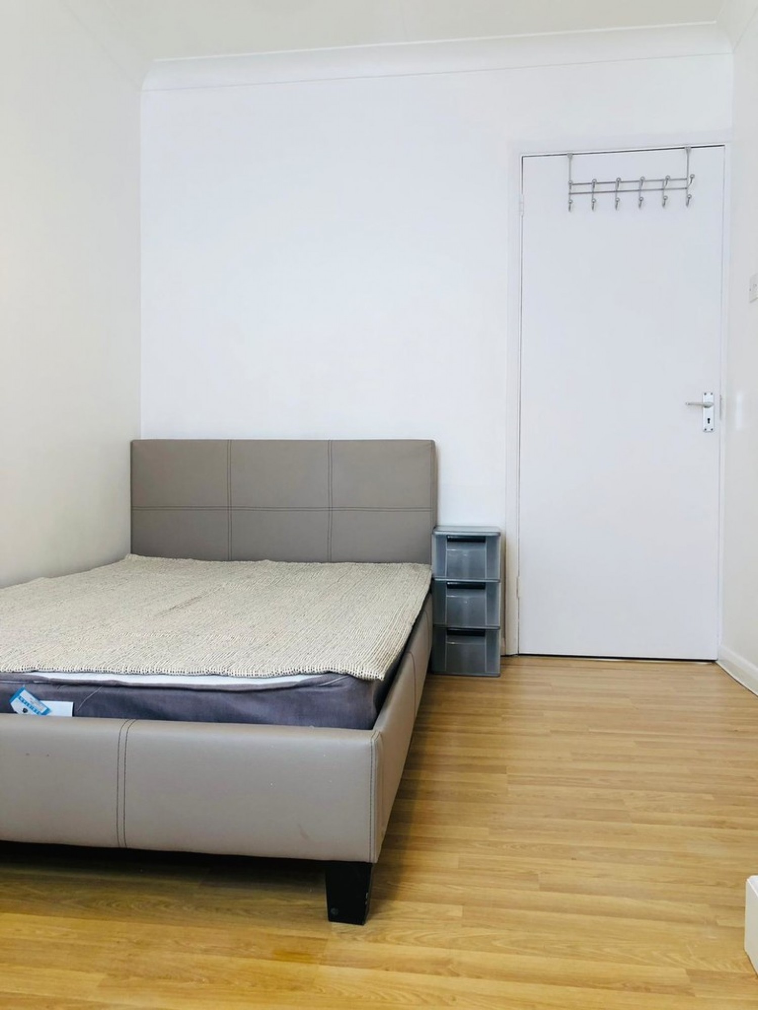 4 bedroom House in York Road, Canterbury