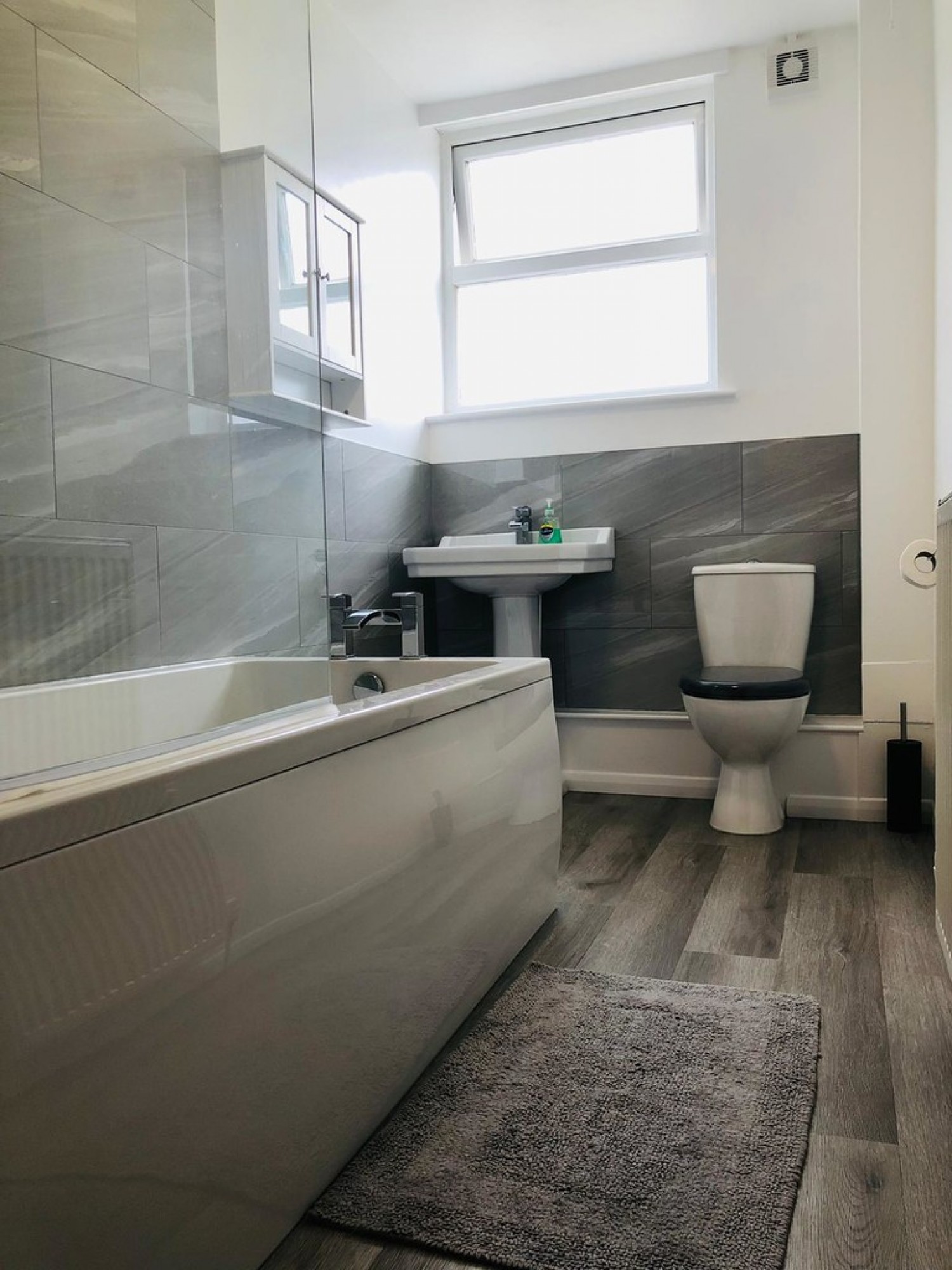 4 bedroom House in York Road, Canterbury