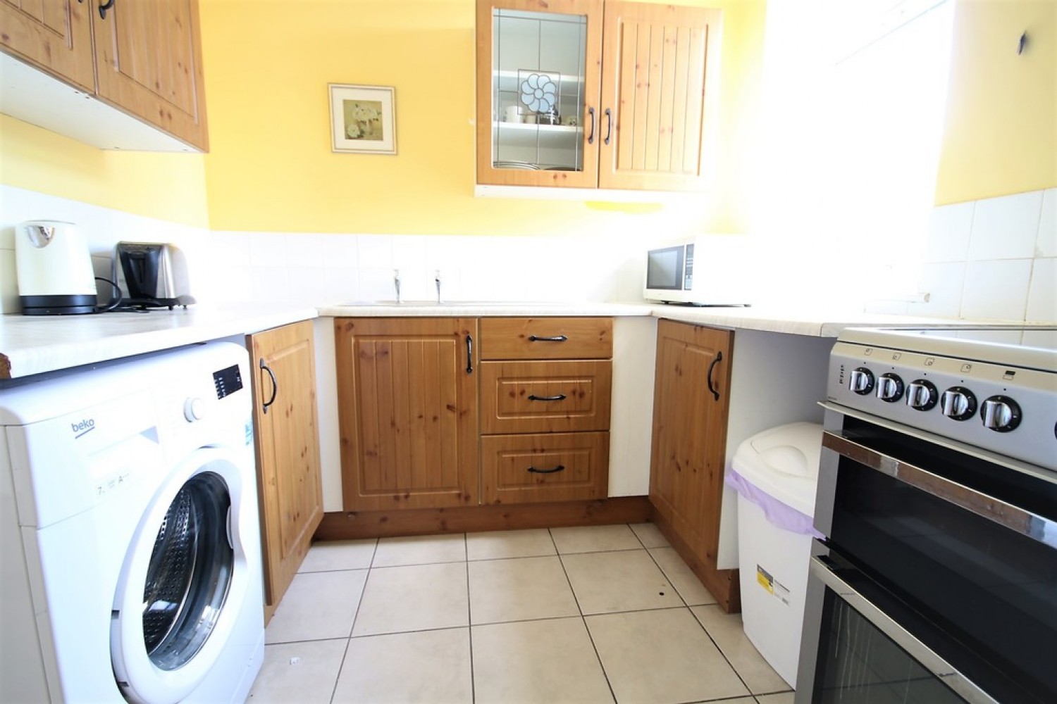 2 bedroom Flat in Halstead Close, Canterbury
