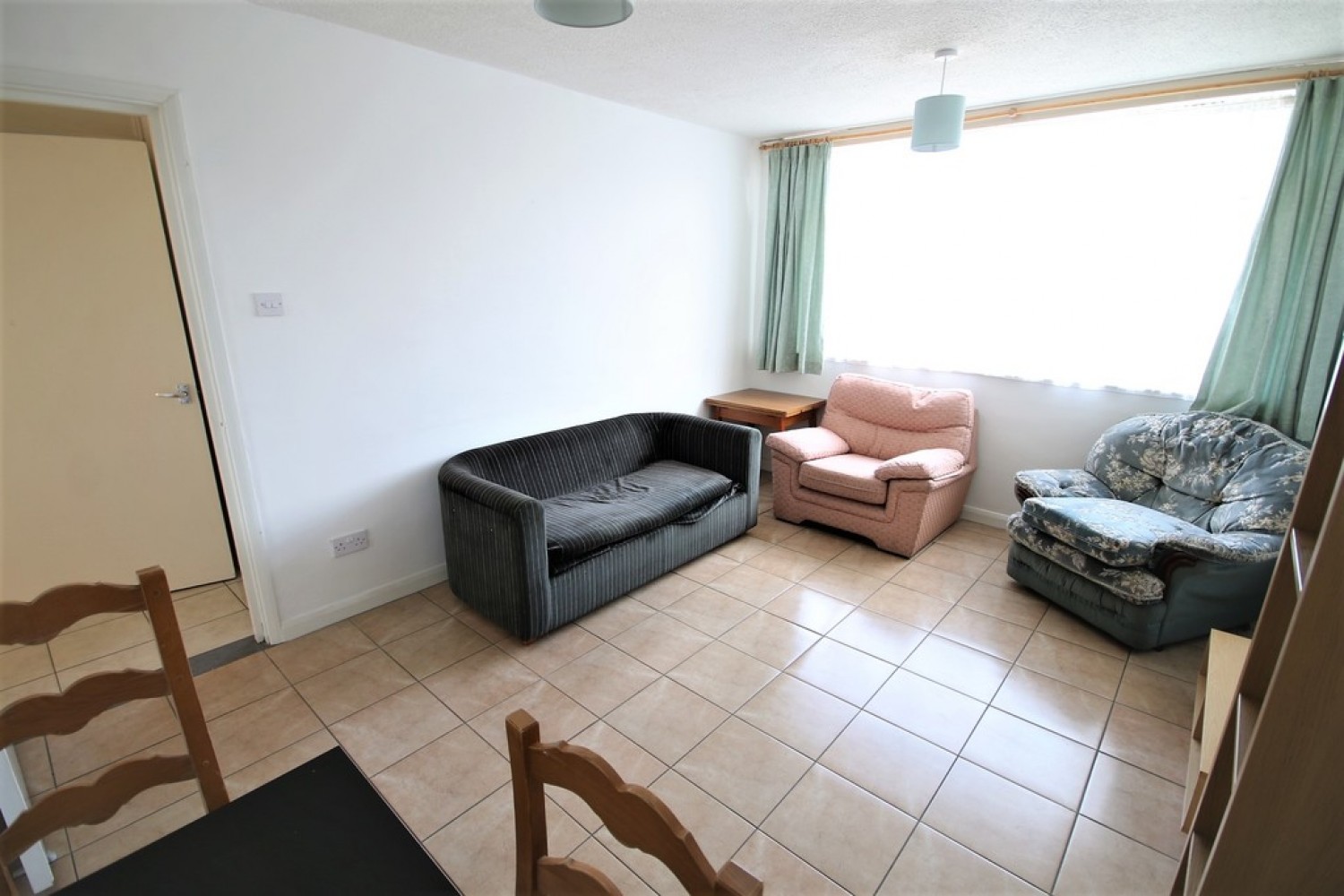 2 bedroom Flat in Halstead Close, Canterbury