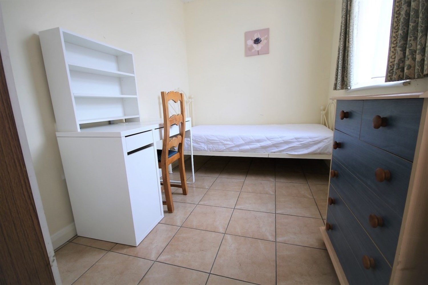 2 bedroom Flat in Halstead Close, Canterbury