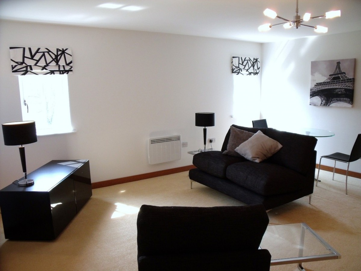 Weir Court, Canterbury