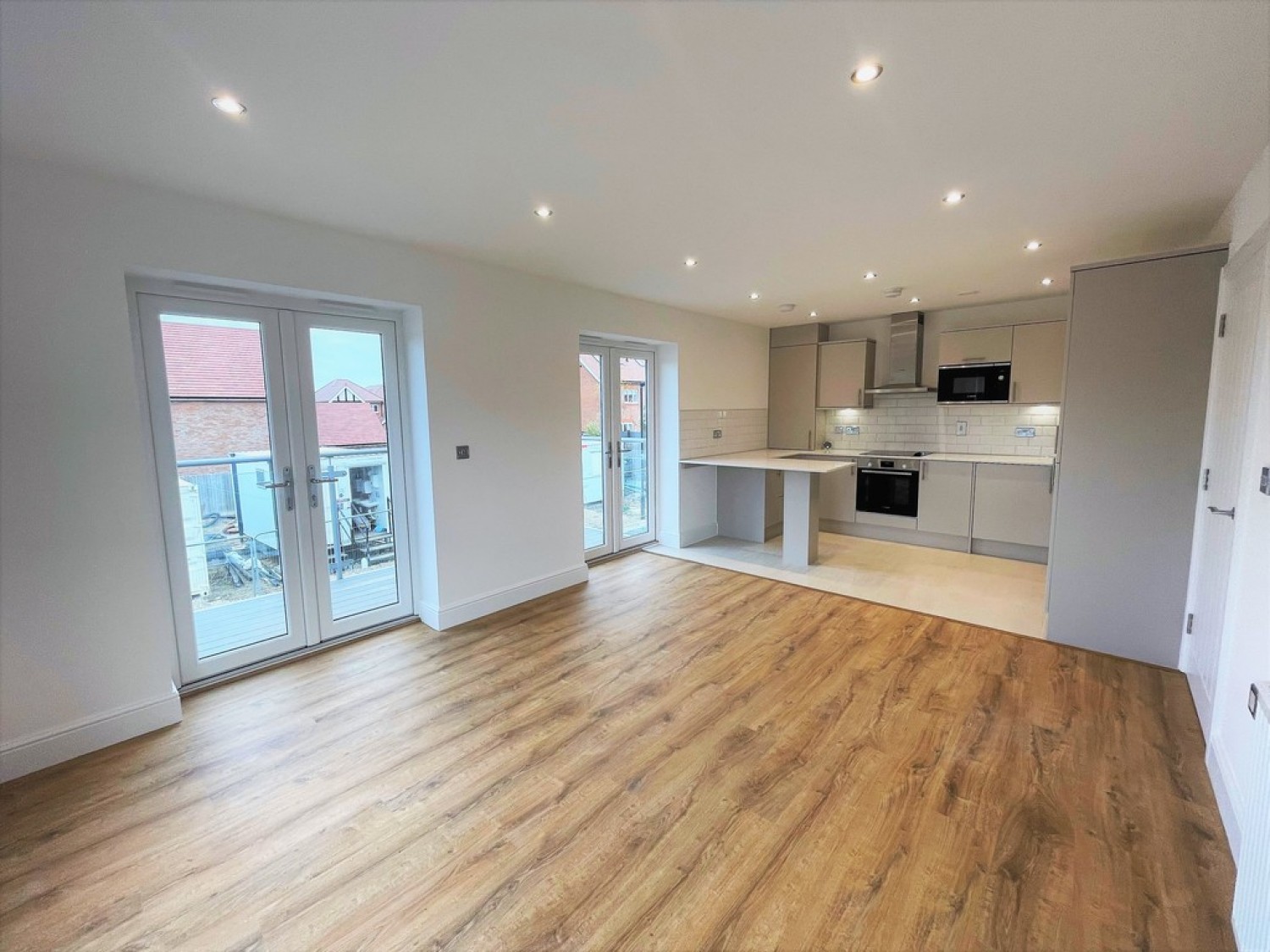 Elizabeth Court, Steel Close