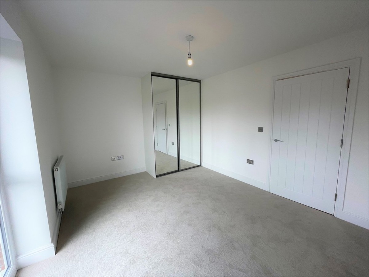 Elizabeth Court, Steel Close