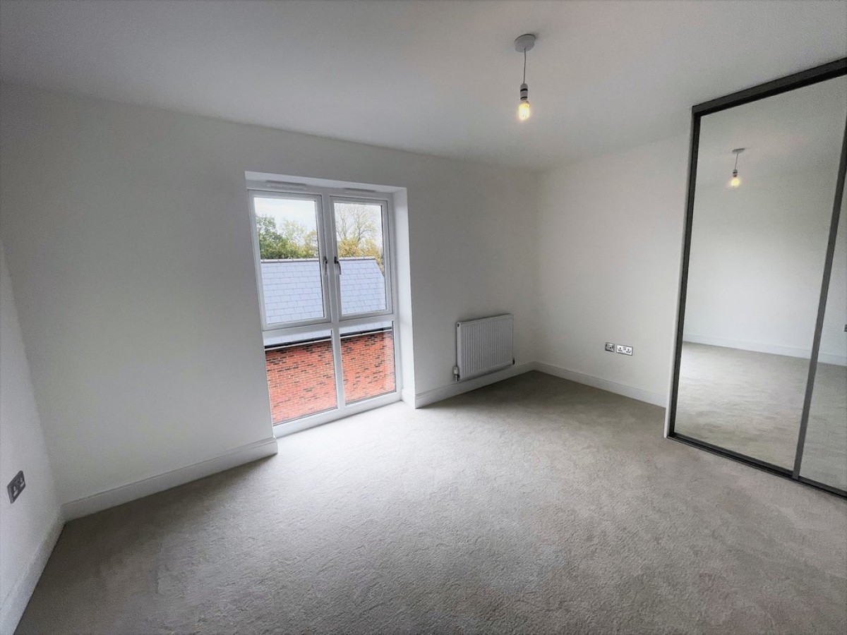 Elizabeth Court, Steel Close