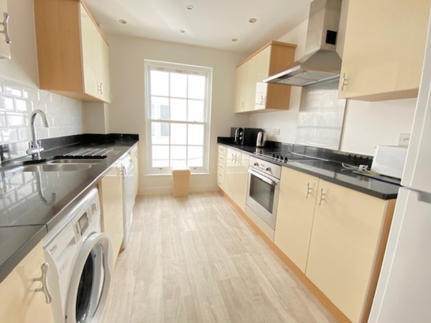 3 bedroom Flat in Old Watling Street, Canterbury