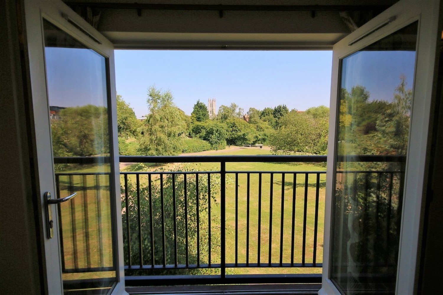 3 bedroom Flat in Old Watling Street, Canterbury