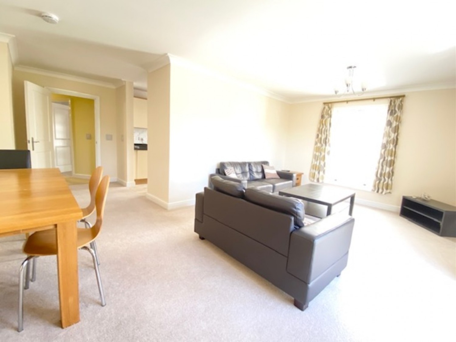 3 bedroom Flat in Old Watling Street, Canterbury