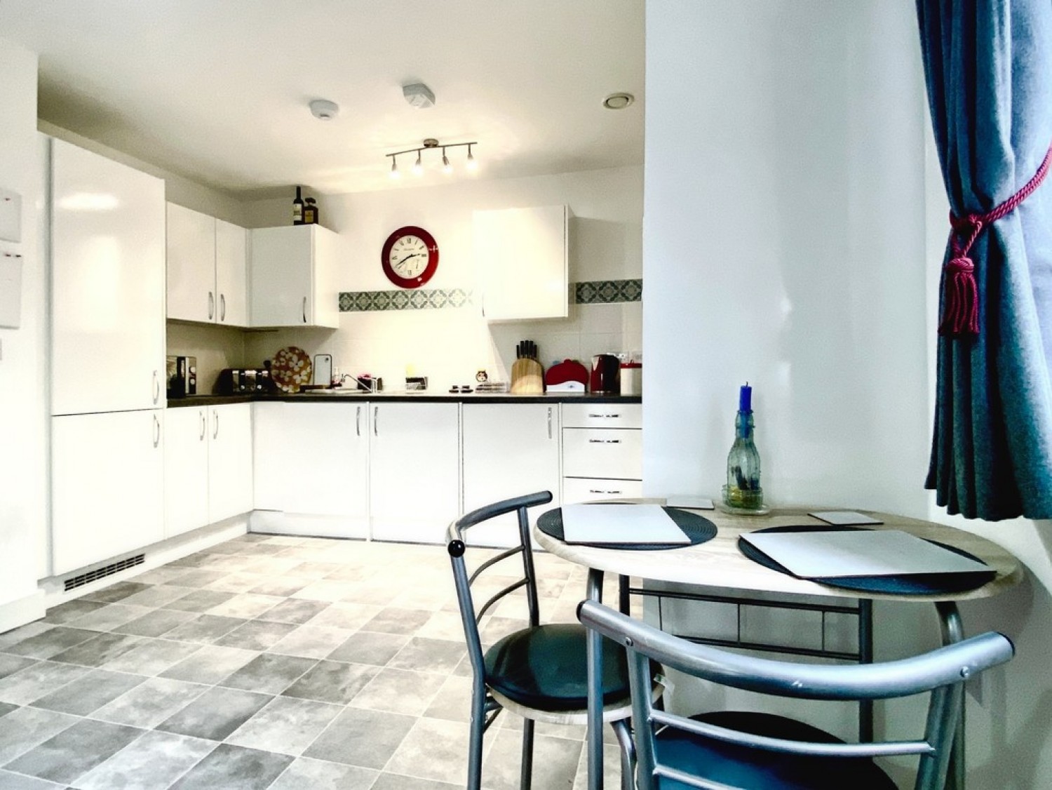 2 bedroom Flat in Chantry Place, Canterbury