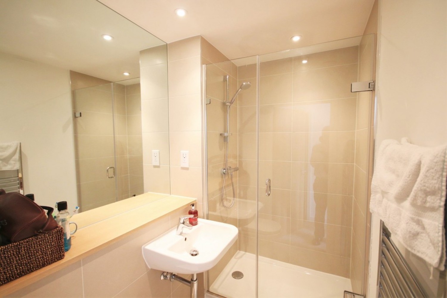 2 bedroom Flat for Sale Westwood Drive, Canterbury