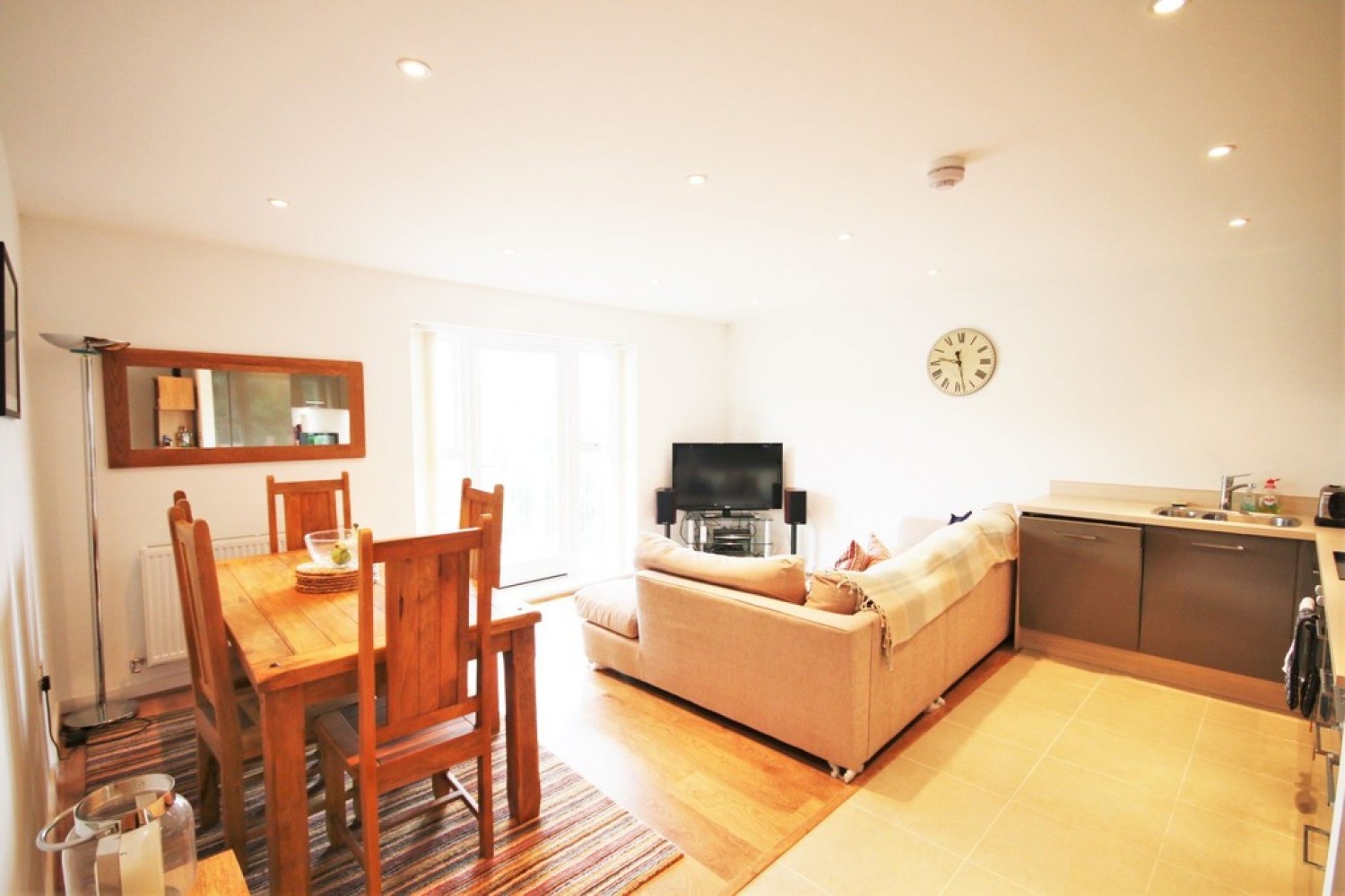 2 bedroom Flat for Sale Westwood Drive, Canterbury
