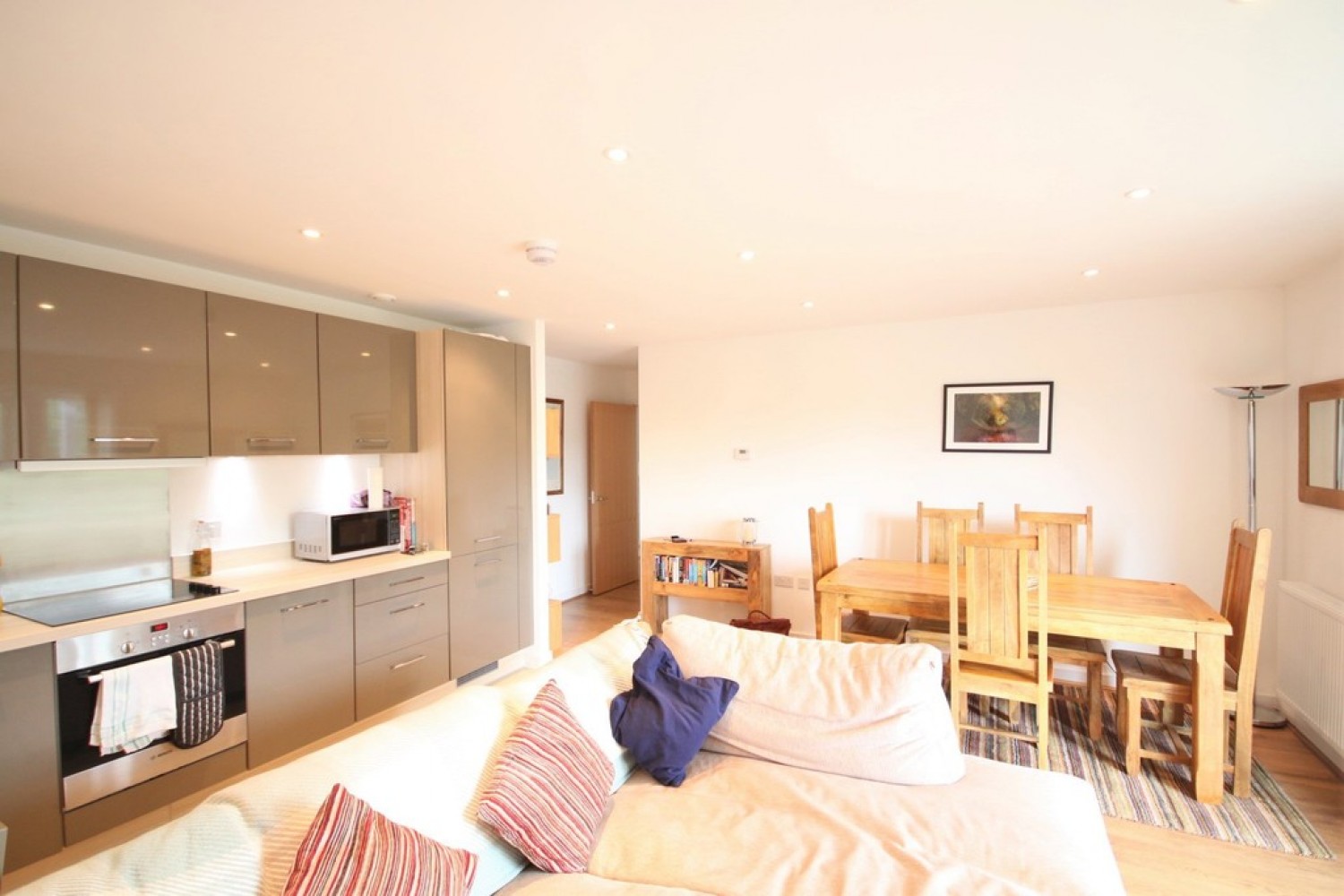 2 bedroom Flat for Sale Westwood Drive, Canterbury