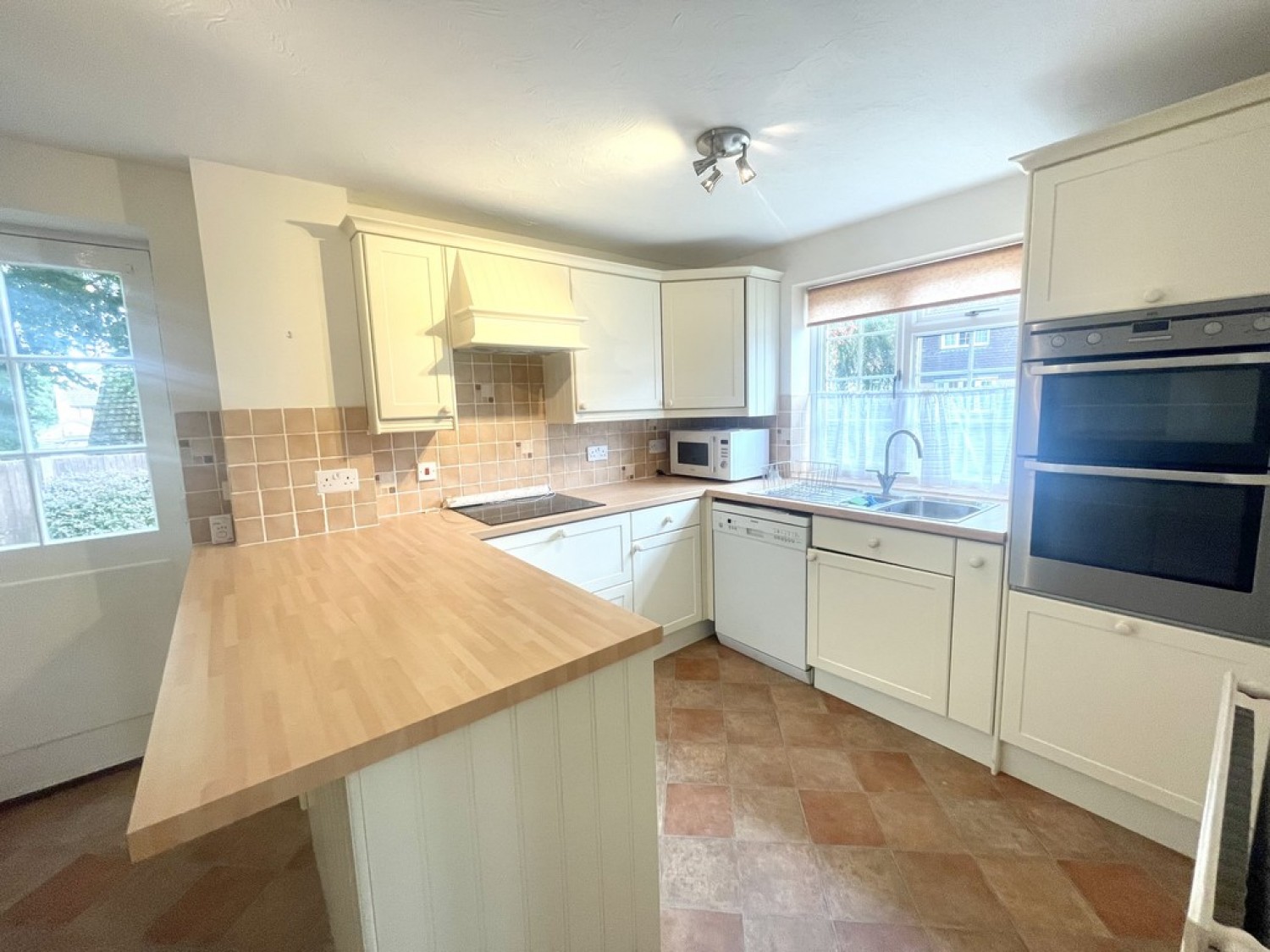 4 bedroom House for Sale Rochester Avenue, Canterbury