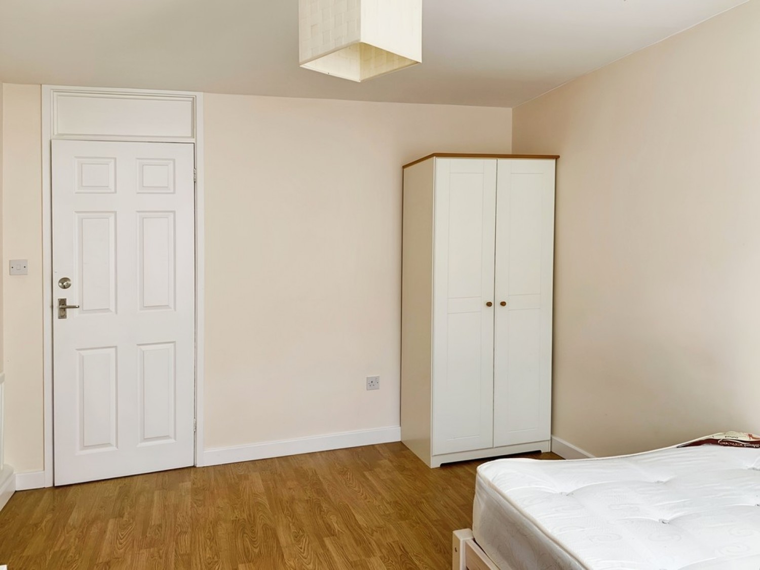 4 bedroom House for Sale Nethersole Close, Canterbury