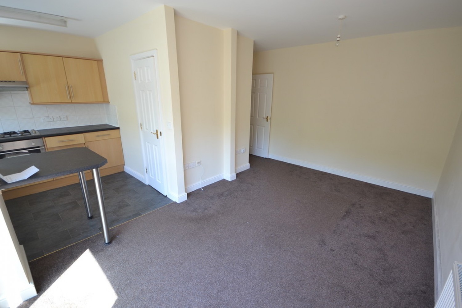 2 bedroom Flat for Letting Windsor Court, Canal Court