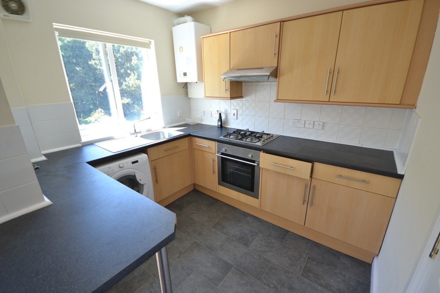 2 bedroom Flat for Letting Windsor Court, Canal Court