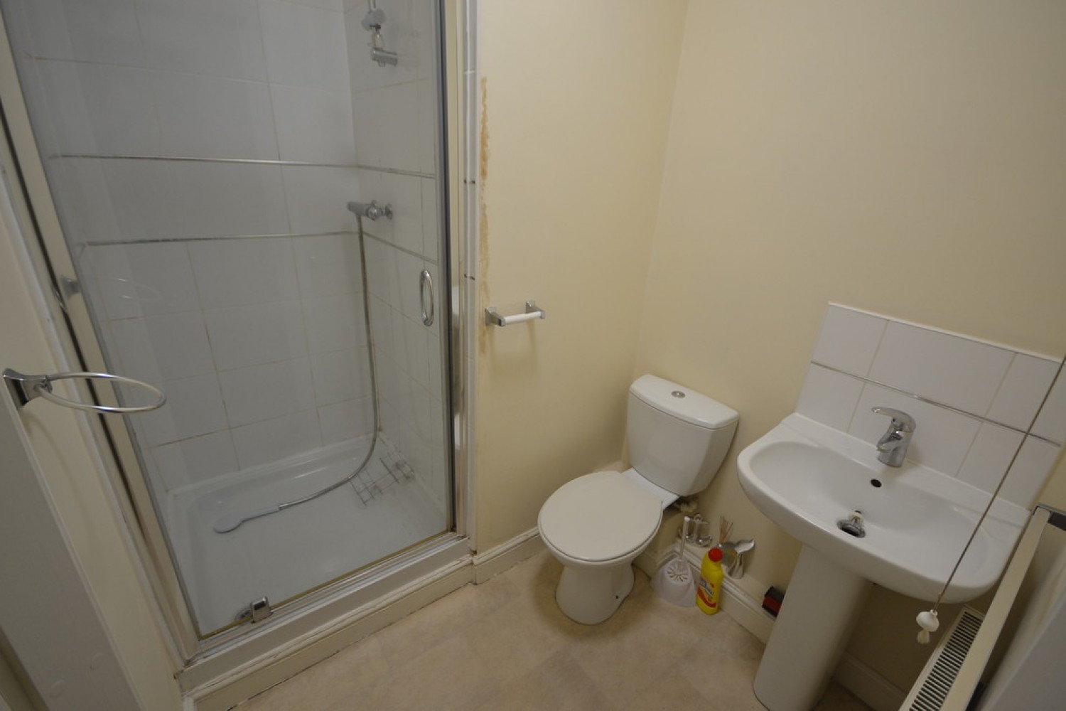 2 bedroom Flat for Letting Windsor Court, Canal Court