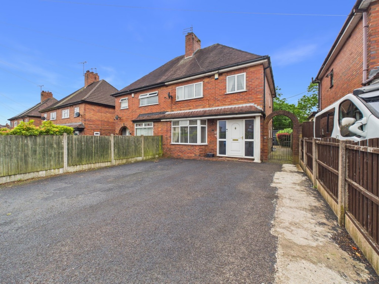 3 bedroom House for Letting The Avenue, Blythe Bridge