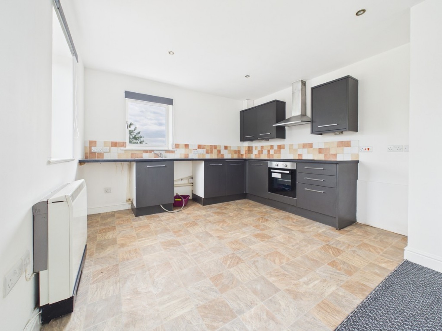 2 bedroom Flat for Letting Linley House, Bellerton Lane