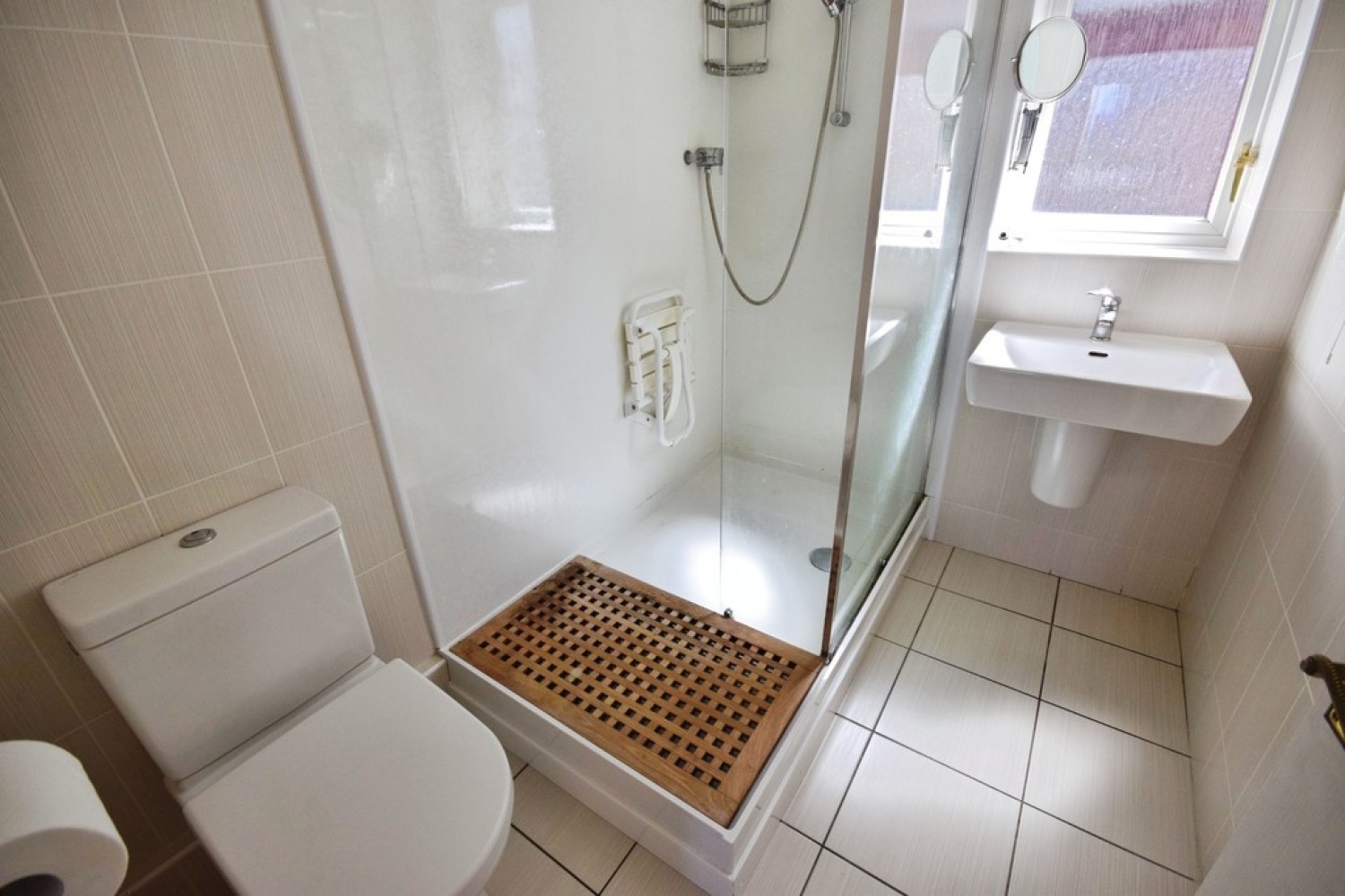 2 bedroom Bungalow for Letting Ryebrook Grove, Packmoor
