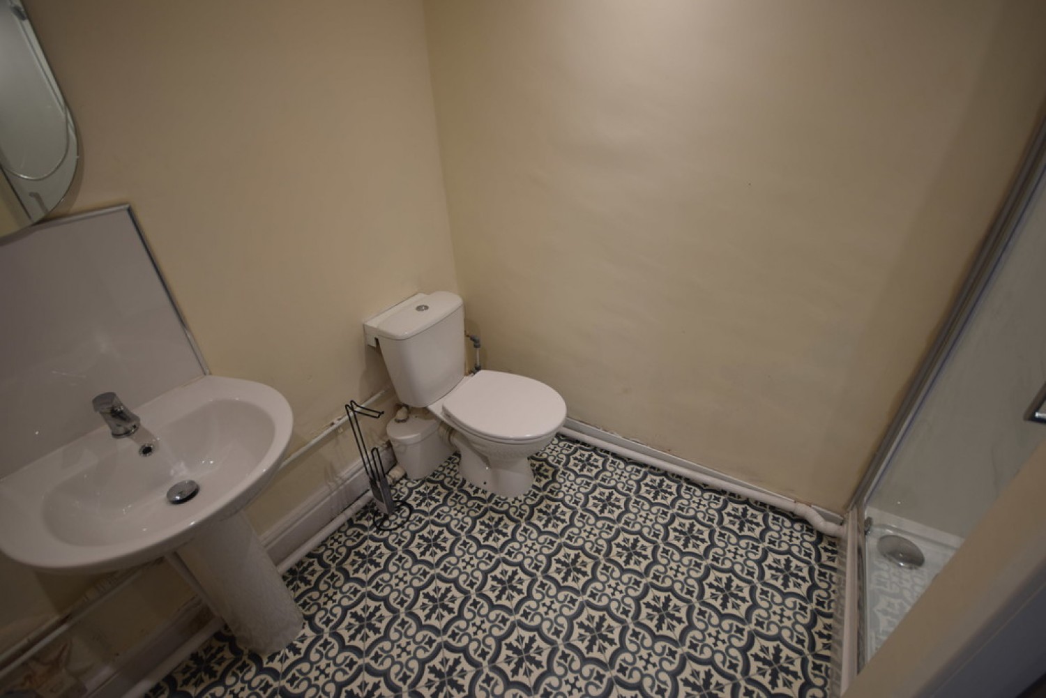 Flat 2, The Crossway