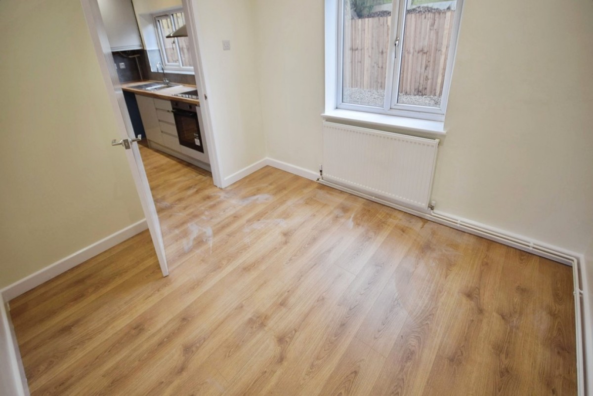 Kenilworth Grove, Longton