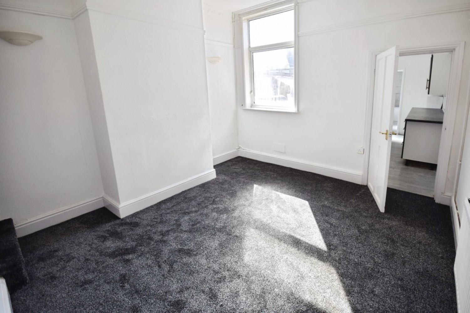 2 bedroom House for Letting Bond Street, Tunstall