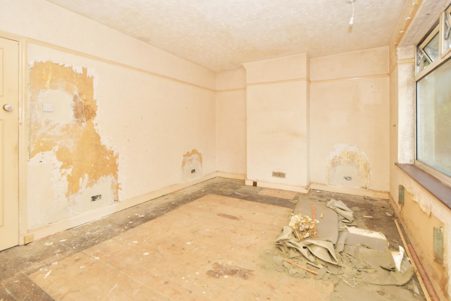 2 bedroom House for Auction London Road, Oakhill, Stoke-on-Trent