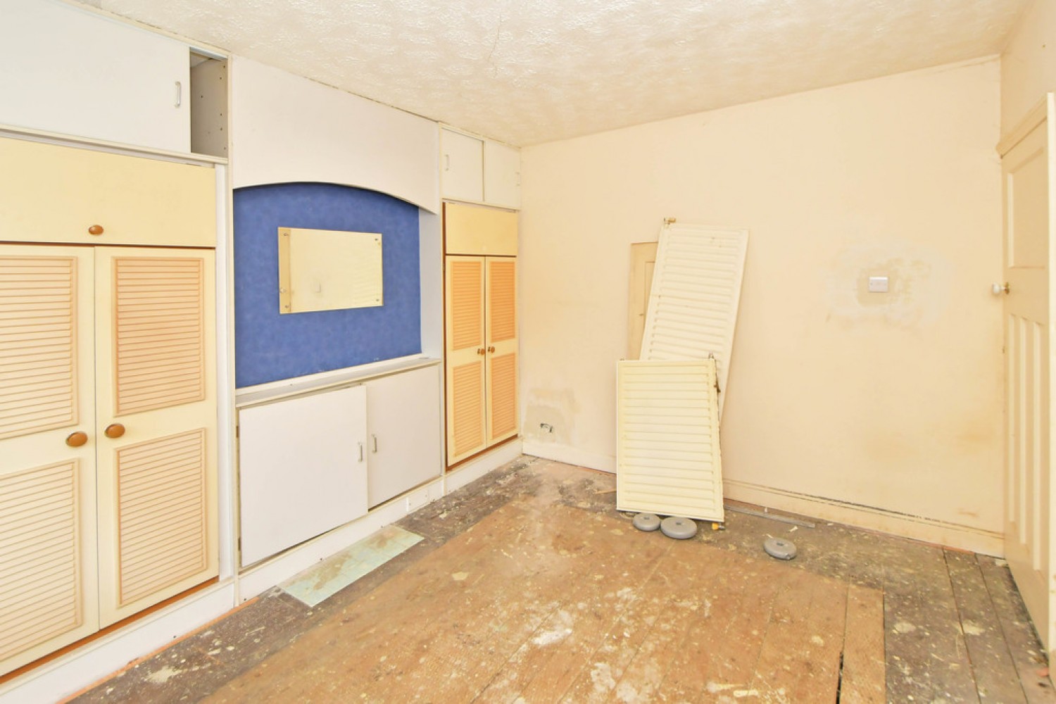 2 bedroom House for Auction London Road, Oakhill, Stoke-on-Trent