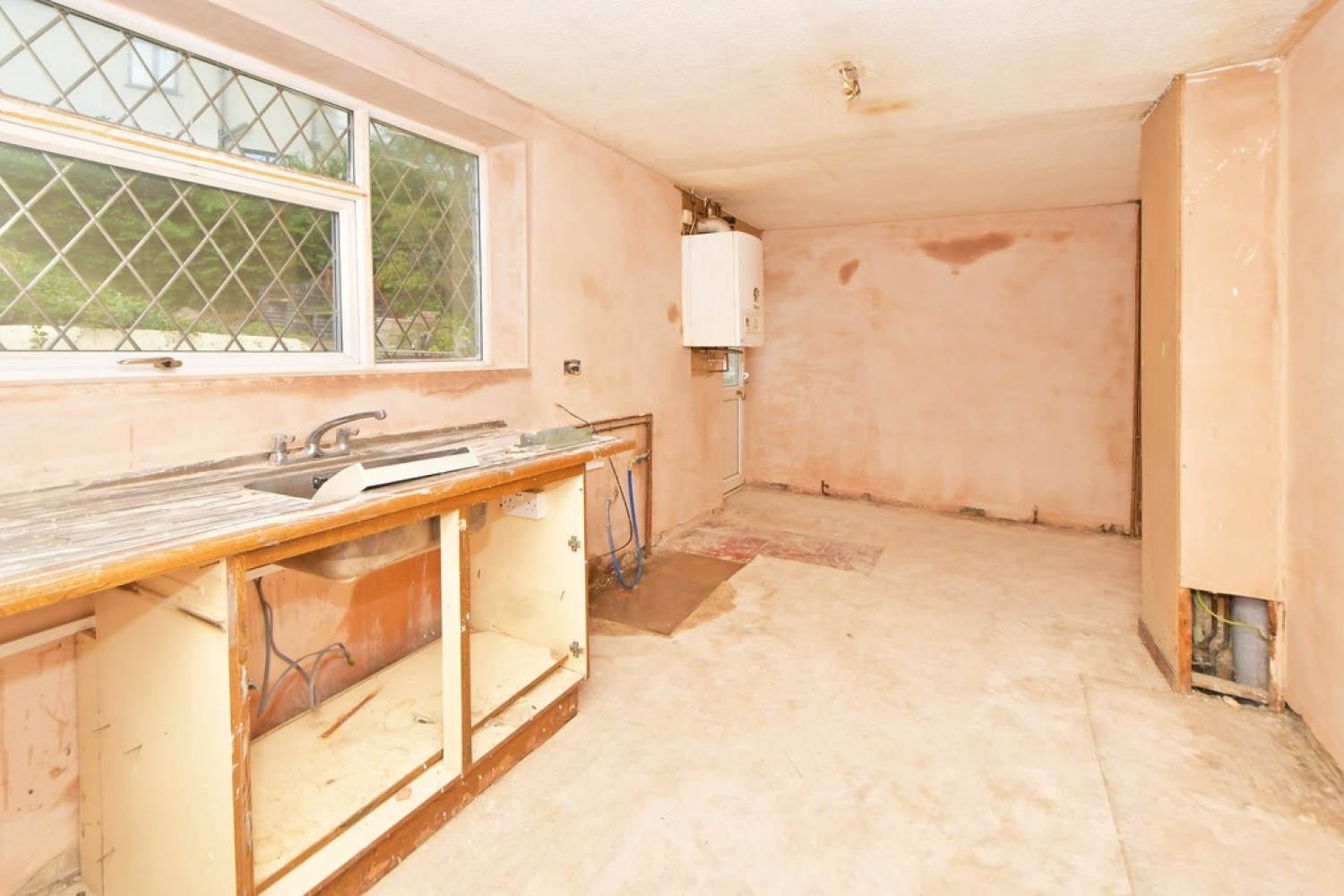2 bedroom House for Auction London Road, Oakhill, Stoke-on-Trent