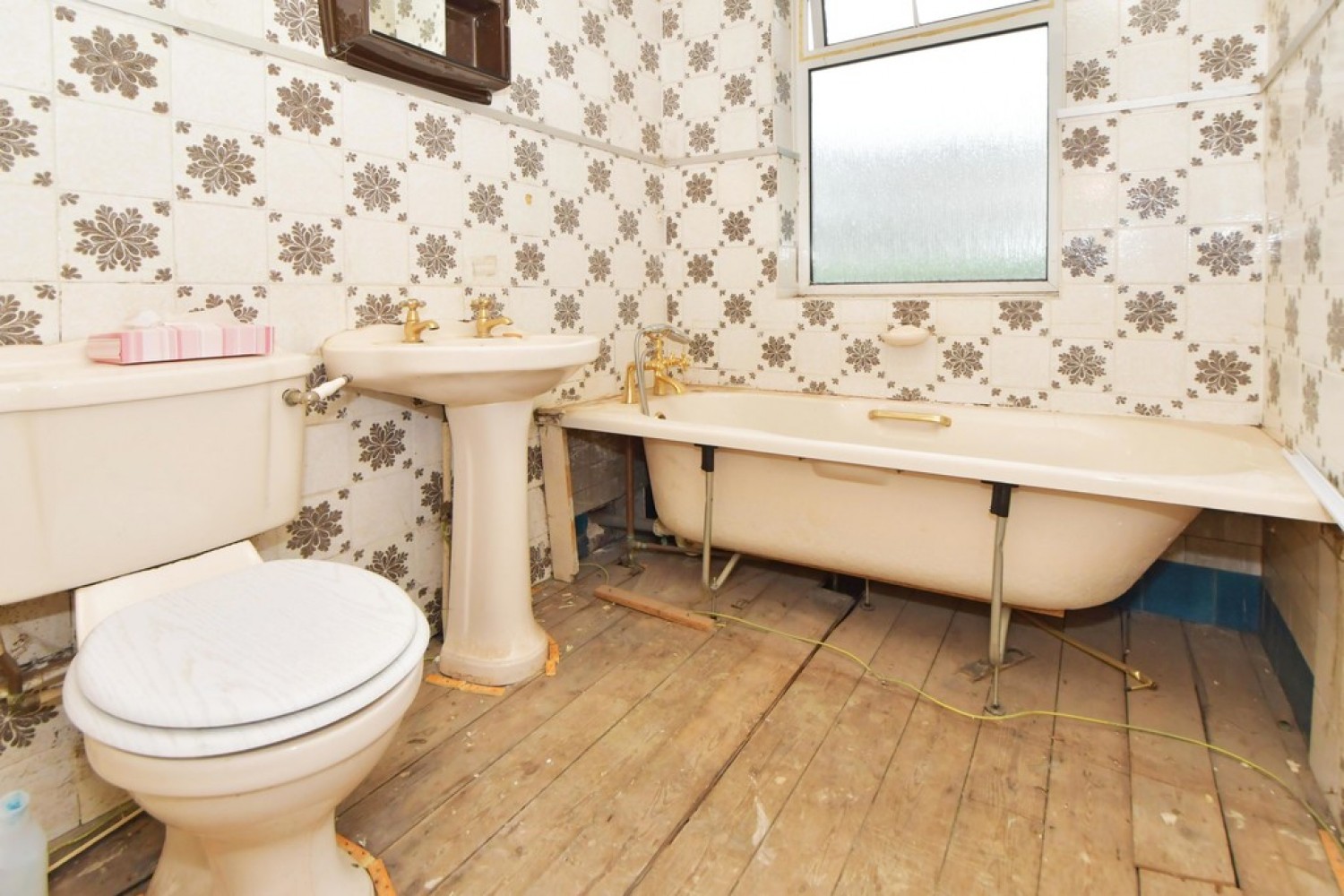 2 bedroom House for Auction London Road, Oakhill, Stoke-on-Trent