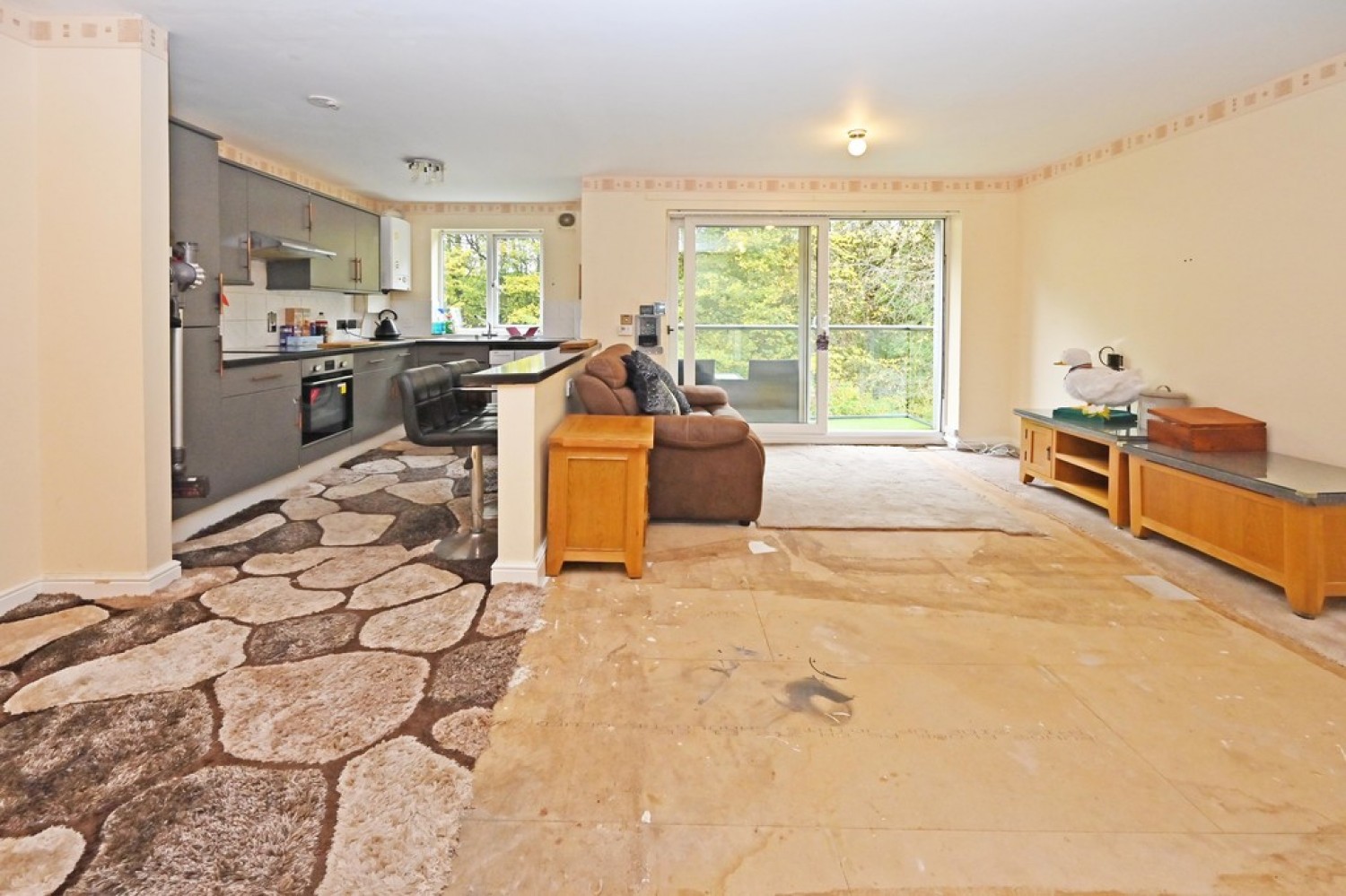 2 bedroom Flat for Auction Sunny Bank, Middleport, Stoke-on-Trent