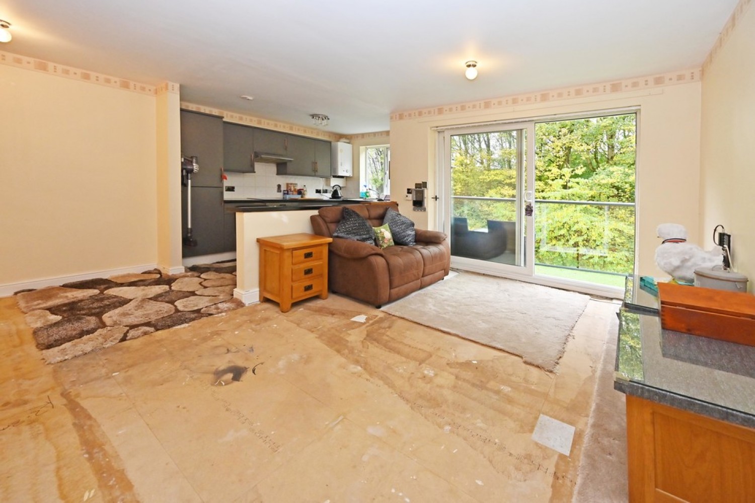 2 bedroom Flat for Auction Sunny Bank, Middleport, Stoke-on-Trent